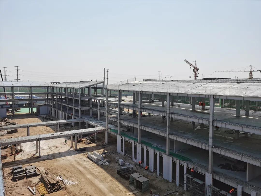 Jinhuan’s efficiency | Within 40 days, Jinhuan successfully executed a structural steel building contract-building #111 in Gaocheng new campus of Shijiazhuang Information Engineering College. 